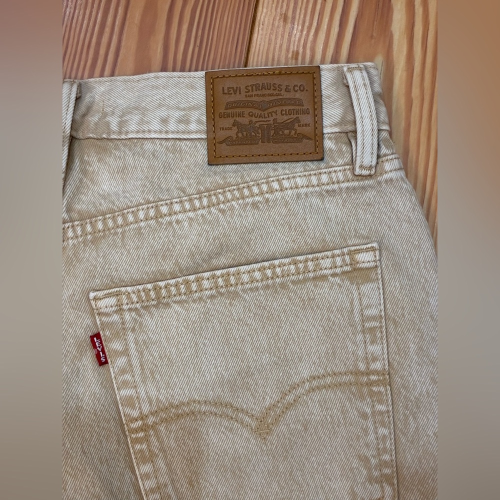 Levi’s Wide Leg Tan Jeans High Rise Vintage-Inspired 5-Pocket new the condition - Picture 3 of 8